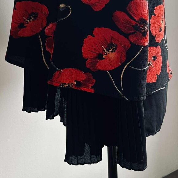 Cartise Black Red Poppy Double-Layer Pleated Chiffon Blouse – US 8 - Picture 7 of 12